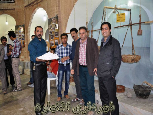 نمایی از نمایشگاه اسناد و آثار قدیمی اشتهارد 